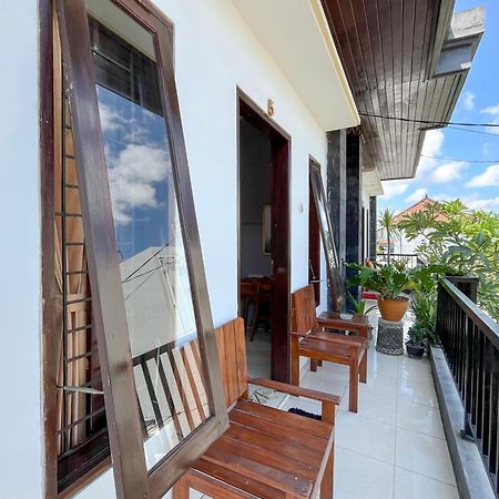 Adi Surya Guest House 塞米亚克 外观 照片