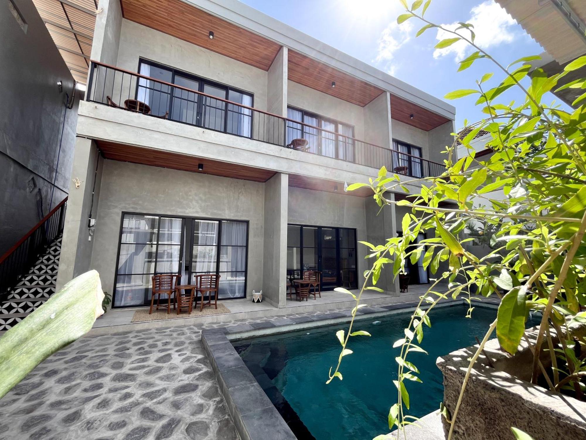 Adi Surya Guest House 塞米亚克 外观 照片