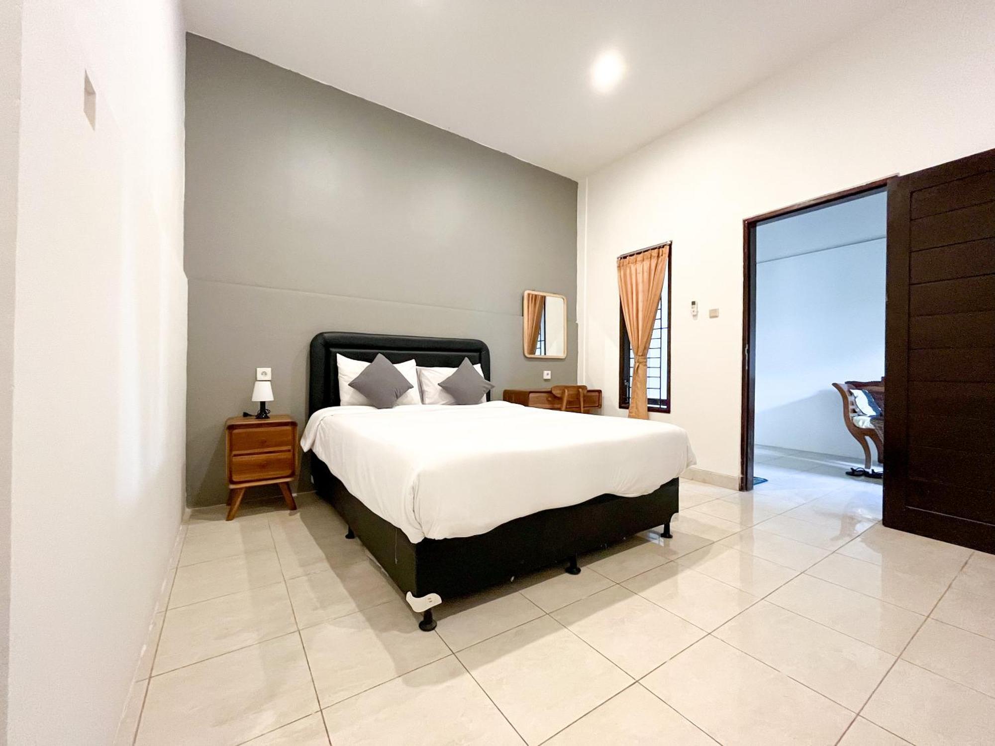 Adi Surya Guest House 塞米亚克 外观 照片