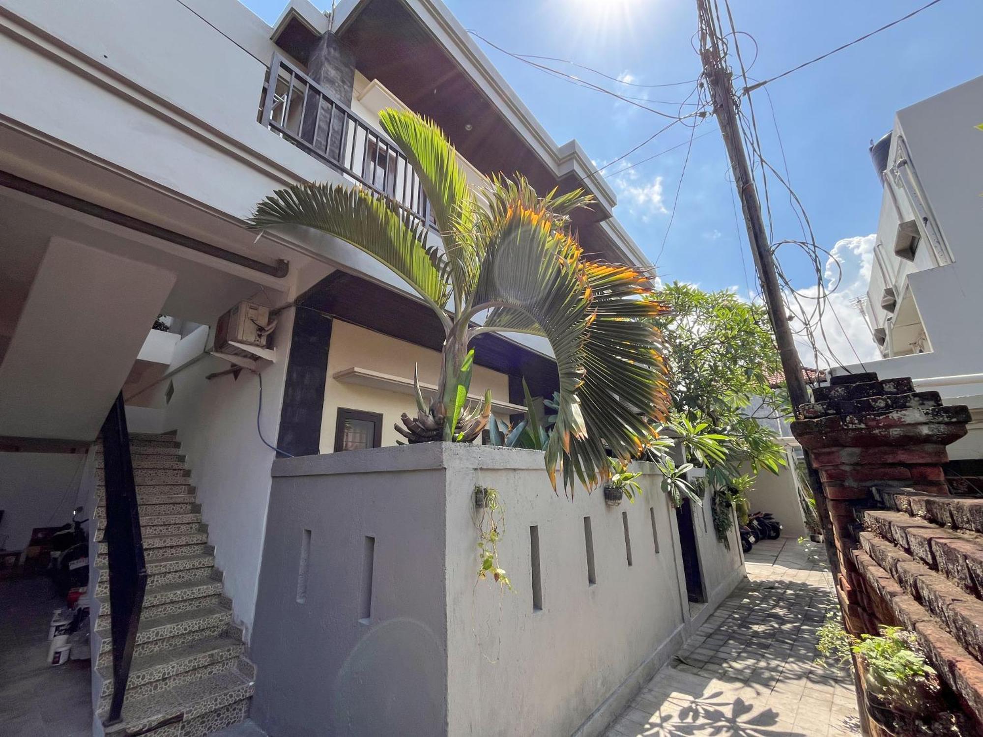 Adi Surya Guest House 塞米亚克 外观 照片